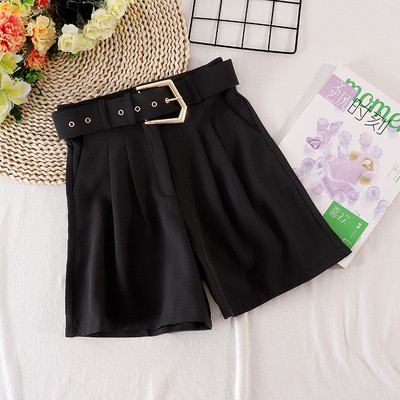 Mūsdienīgi sieviešu šorti ar jostu un augstu vidukli