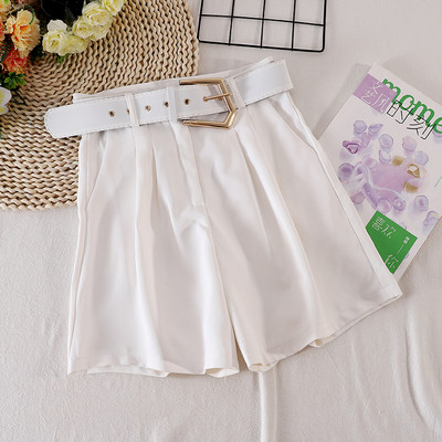 Mūsdienīgi sieviešu šorti ar jostu un augstu vidukli