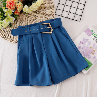 Mūsdienīgi sieviešu šorti ar jostu un augstu vidukli