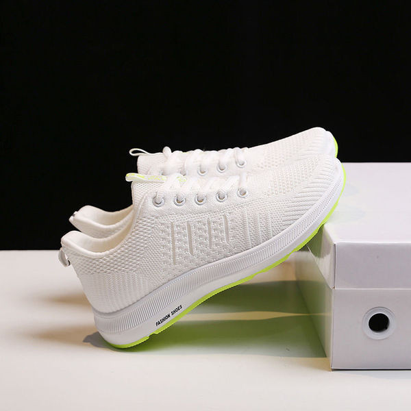 Naiste vabaaja tossud tavaline paeltega mudel