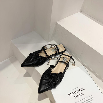 Sieviešu smailas kurpes no eko ādas ar lokām