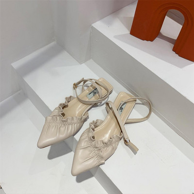 Sieviešu smailas kurpes no eko ādas ar lokām