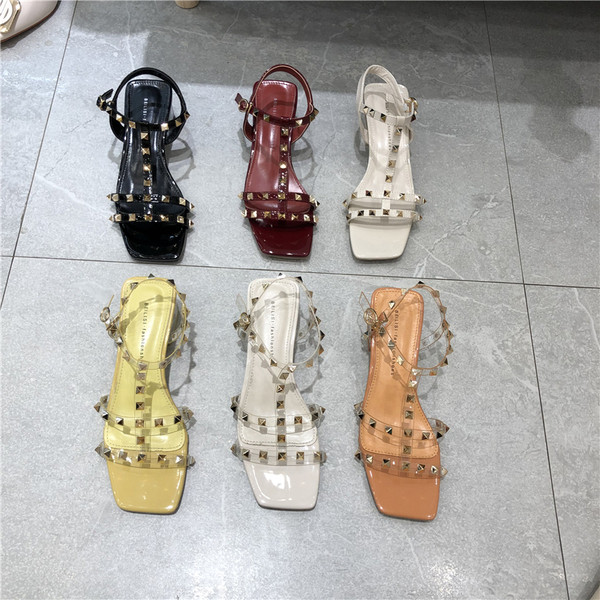 Sieviešu sandales ar silikona lencēm un metāla apdari