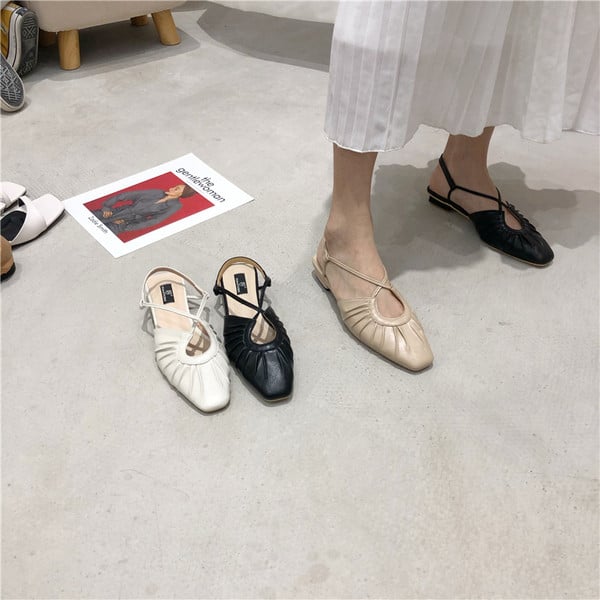 Női szandál lekerekített pánttal