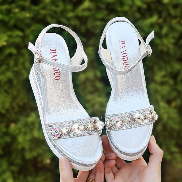 Neformālas sieviešu platformas sandales ar akmeņiem