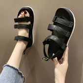 Sieviešu ikdienas ādas sandales ar plakanām zolēm