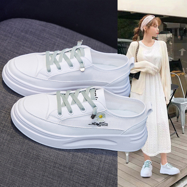 Moodsad tikandi ja paksu tallaga hingavad tossud