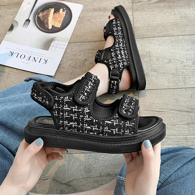 Sieviešu ikdienas sandales ar ielāpiem un biezu zoli