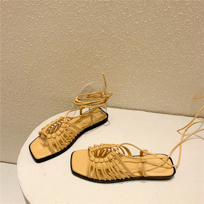 Sieviešu sandales ar plānām lencītēm no eko ādas