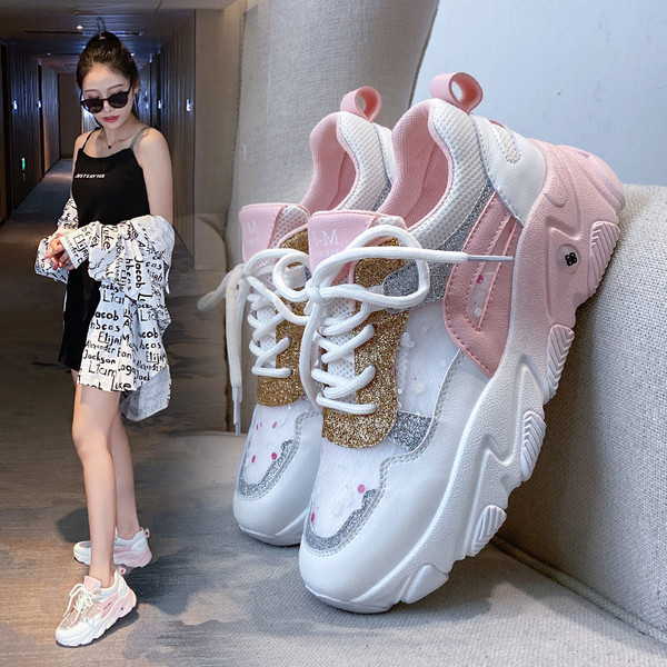 JAUNS sieviešu moderno kedu modelis ar spīdīgu efektu un mežģīnēm