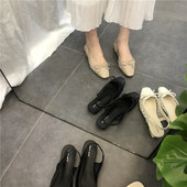 Sieviešu sandales ar lenti un zemu papēdi