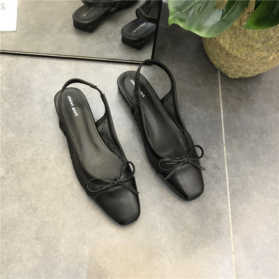 Sieviešu sandales ar lenti un zemu papēdi