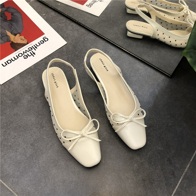 Sieviešu sandales ar lenti un zemu papēdi