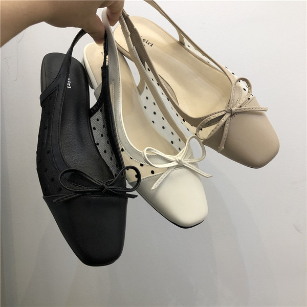 Sieviešu sandales ar lenti un zemu papēdi