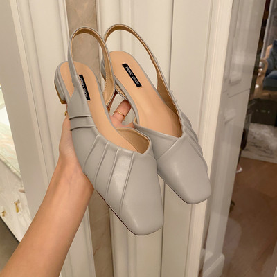 Sieviešu sandales ar plakanām zolēm