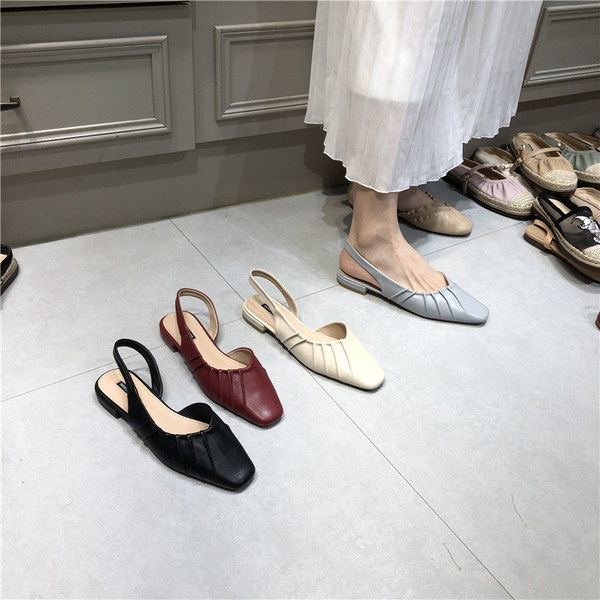 Sieviešu sandales ar plakanām zolēm