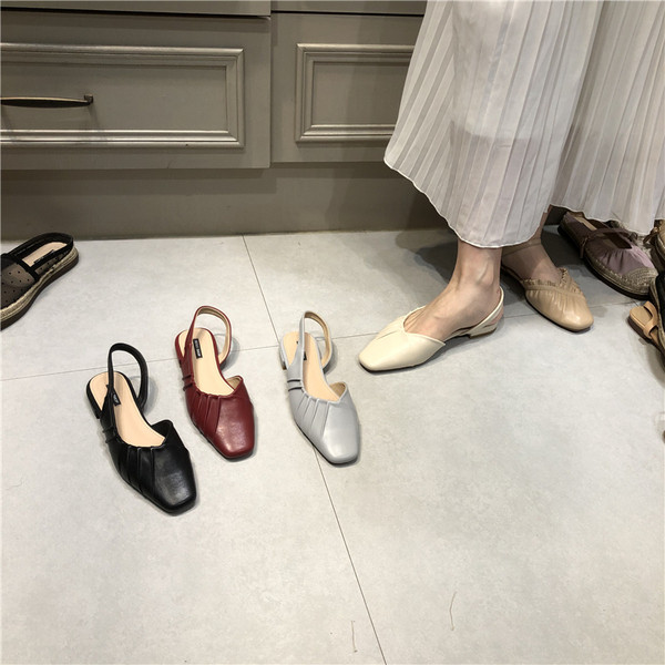 Sieviešu sandales ar plakanām zolēm