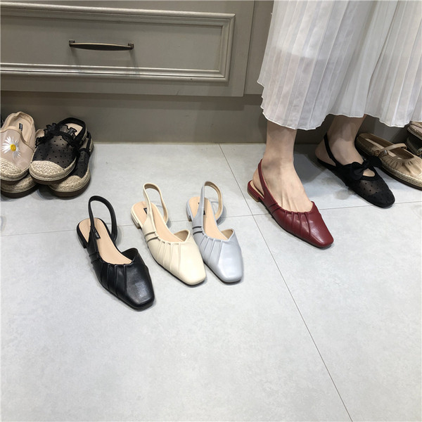 Sieviešu sandales ar plakanām zolēm