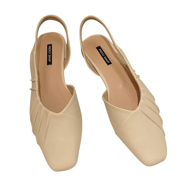 Sieviešu sandales ar plakanām zolēm