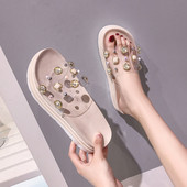 Sieviešu ikdienas čības ar akmeņiem un gumijas zoli