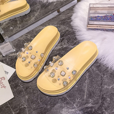 Sieviešu ikdienas čības ar akmeņiem un gumijas zoli