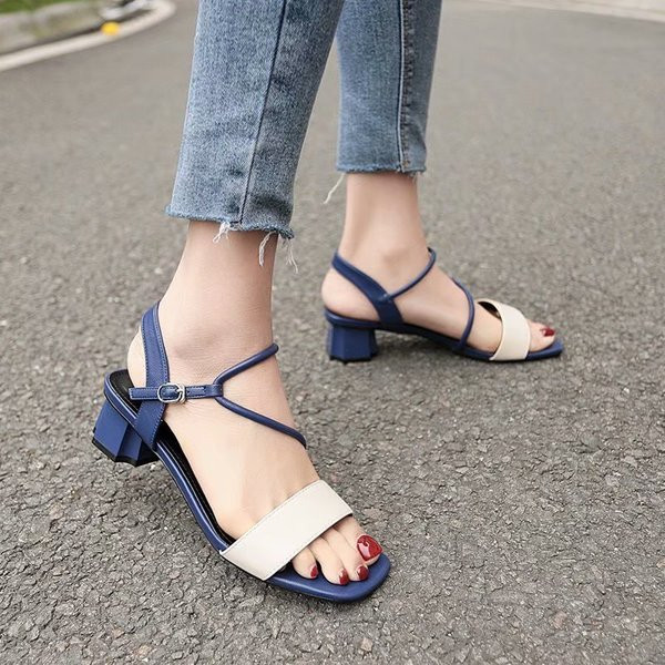 Sieviešu ikdienas sandales ar zemu 3,5 cm biezu papēdi