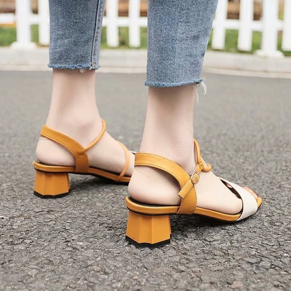 Sieviešu ikdienas sandales ar zemu 3,5 cm biezu papēdi