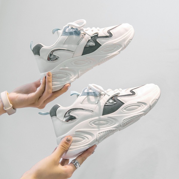 JAUNS sieviešu kedu modelis ar raupju zoli un šņorēm