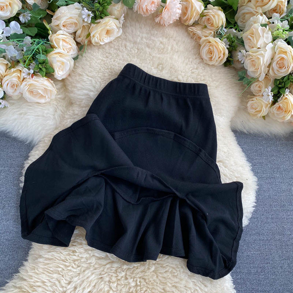 Ikdienas sieviešu komplekts no divām daļām - blūze un svārki