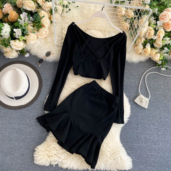 Ikdienas sieviešu komplekts no divām daļām - blūze un svārki