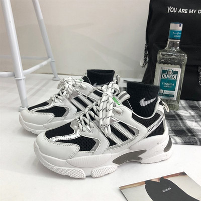 Sieviešu sporta kedas ar šņorēm un raupju zoli