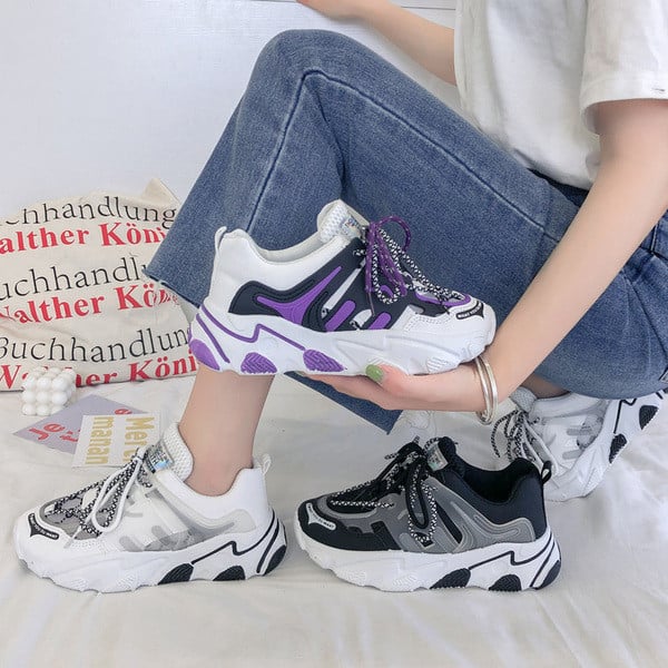 Sportiskas ikdienas sieviešu kedas ar mežģīnēm un raupju zoli