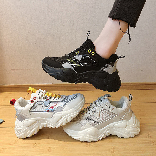 Sieviešu ikdienas kedas ar mežģīnēm bēšā, baltā un melnā krāsā