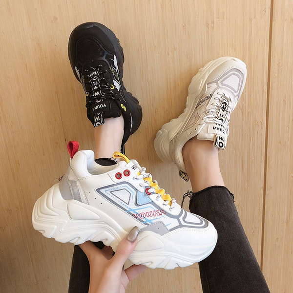 Sieviešu ikdienas kedas ar mežģīnēm bēšā, baltā un melnā krāsā