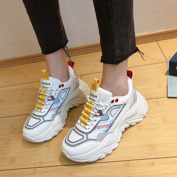 Sieviešu ikdienas kedas ar mežģīnēm bēšā, baltā un melnā krāsā