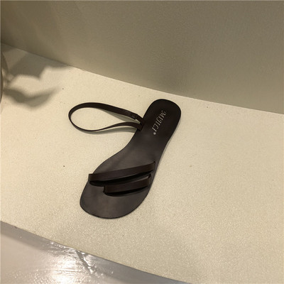 Jauns sieviešu sandaļu modelis ar plānām lencēm - divi modeļi