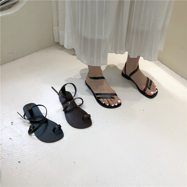 Jauns sieviešu sandaļu modelis ar plānām lencēm - divi modeļi