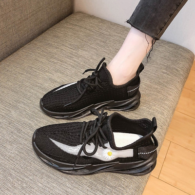 Ikdienas vasaras kedas no tekstila ar izšuvumiem vairākās krāsās