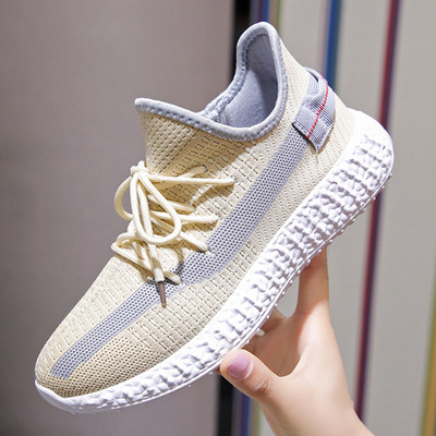 Sieviešu vasaras kedas ar mežģīnēm un plakanu zoli