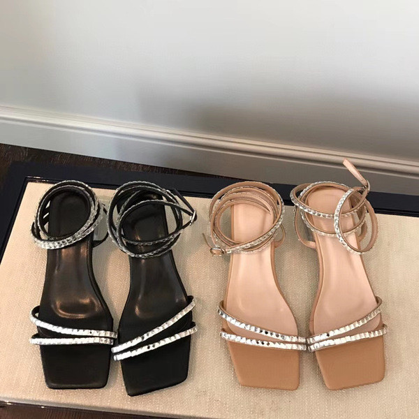 Sieviešu modernas sandales ar akmens apdari