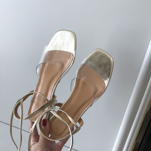 Sieviešu zemās sandales ar eko ādas un silikona lencēm