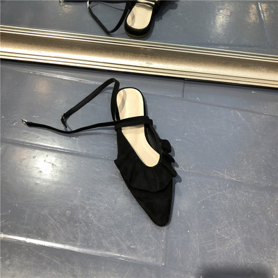 Sieviešu zemās sandales no eko zamšādas ar cirtām