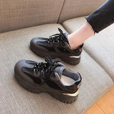 Sieviešu kedas ar mežģīnēm no eko ādas trīs krāsās