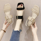 Ikdienas sieviešu sandales ar sprādzi un 5,5 cm papēdi