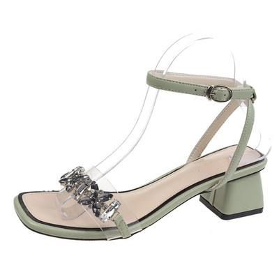 Modern női szandál pánttal és kövekkel