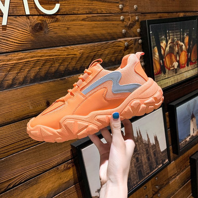 Ikdienas sieviešu kedas ar raupju zoli un mežģīnēm