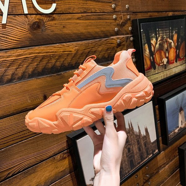 Ikdienas sieviešu kedas ar raupju zoli un mežģīnēm