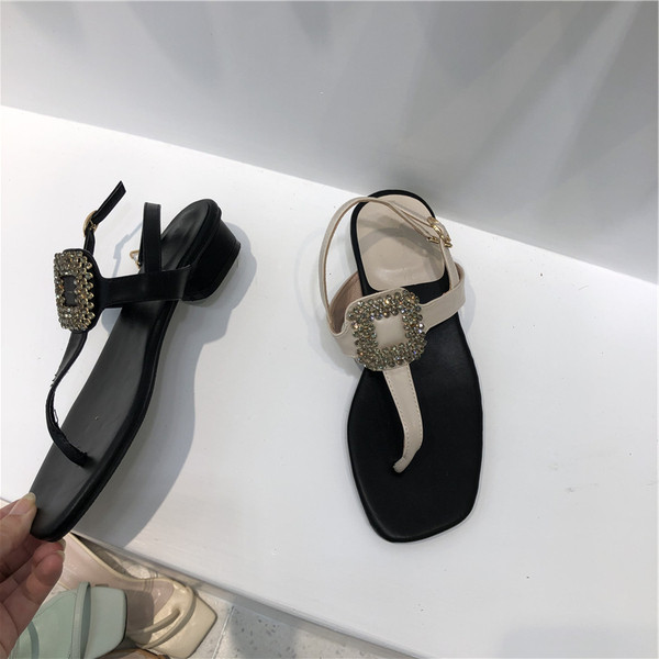 Zemas mākslīgās ādas sandales ar sprādzi