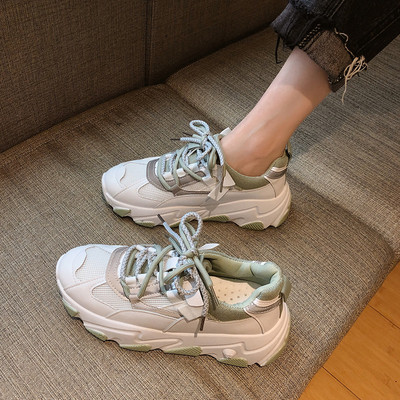 Ανοιξιάτικα γυναικεία αθλητικά παπούτσια κατασκευασμένα από οικολογικό δέρμα με κορδόνια