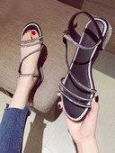 Ikdienas sieviešu sandales ar akmeņiem un siksniņu